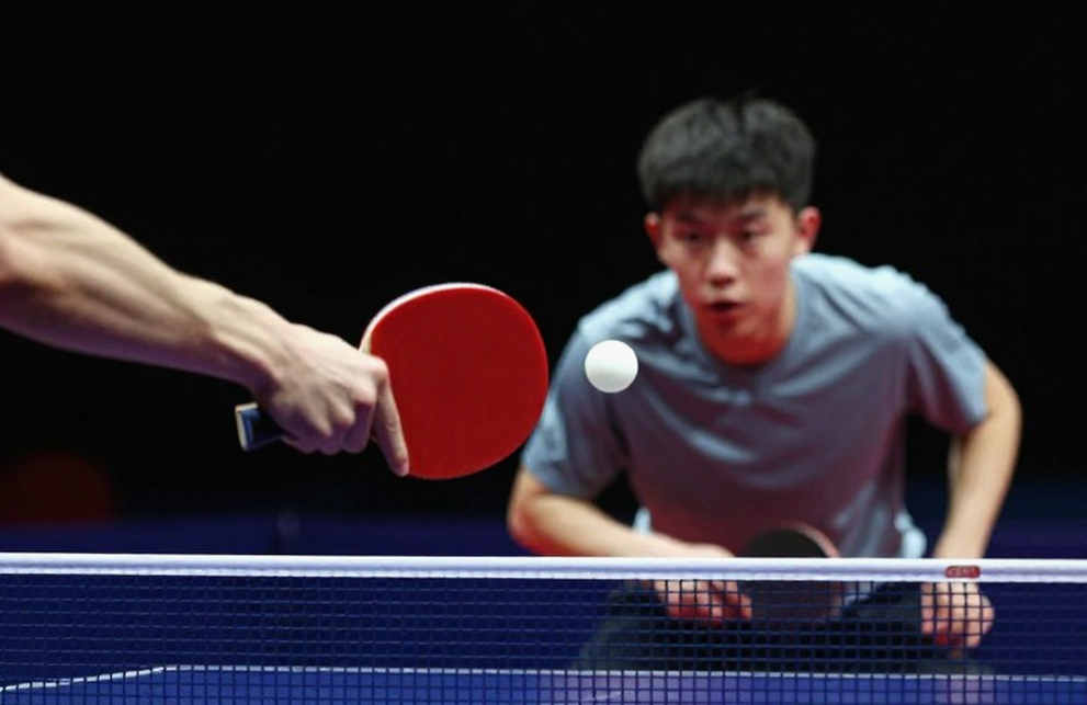 Phòng y tế trống, kho đồ động: nhịp chuyển thế hệ của bóng bàn Trung Quốc