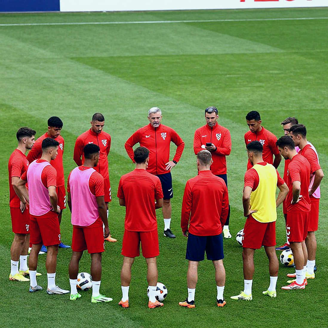V-League và cấu trúc vô hình: Khi hành lang cánh nói thay bảng điểm
