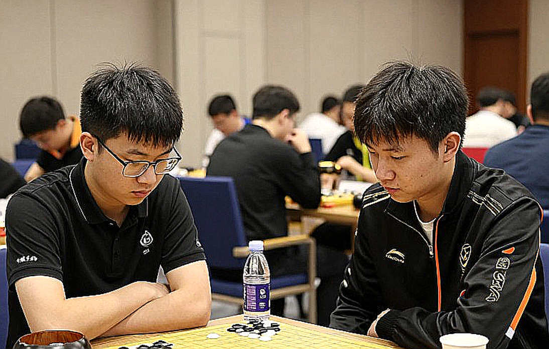 Global Chess League: Carlsen thắng Vachier-Lagrave — và nước cờ bị chôn sau tiêu đề