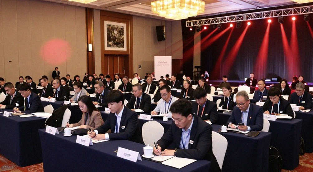 Khi tiếng vỗ tay vỡ ra giữa bản đồ Summit: Thiên sử thi hệ thống của Vitality và 100 Thieves tại Champions 2026